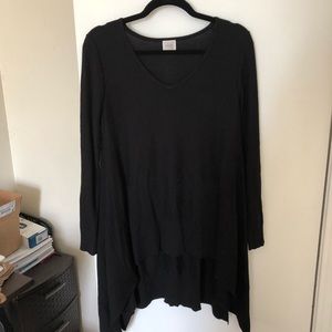 Black 3/4 sleeve tunic